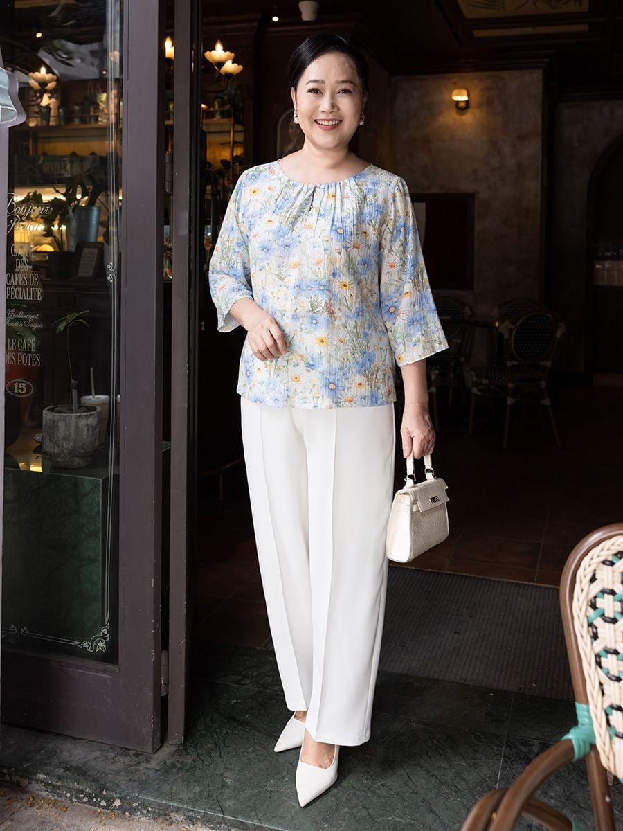 Hạnh áo cổ tròn đính bi, in họa tiết hoa khoe săc, tay lửng 2486/5.159 - Ảnh 2