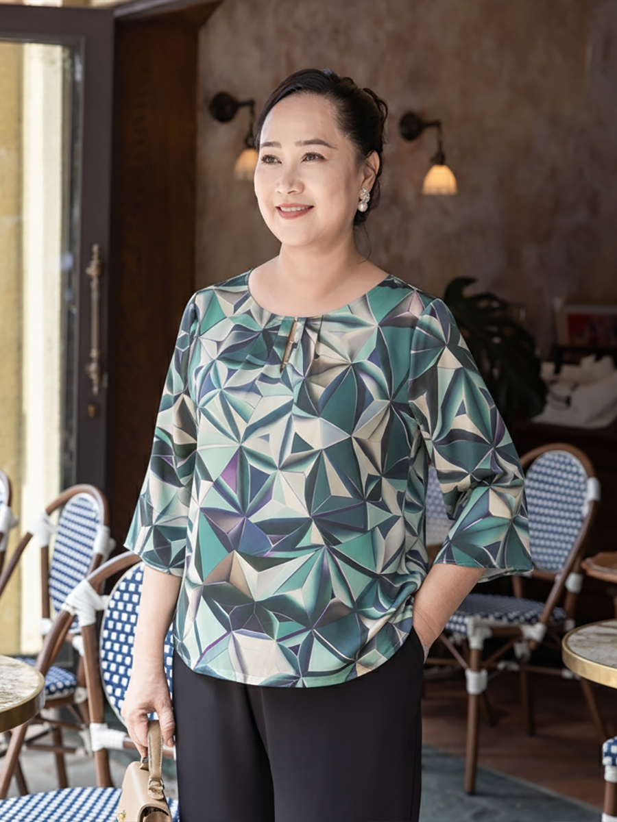 Áo kiểu trung niên cổ tròn tay lỡ chất liệu Cavan in họa tiết 2486/5.411 - Ảnh 2