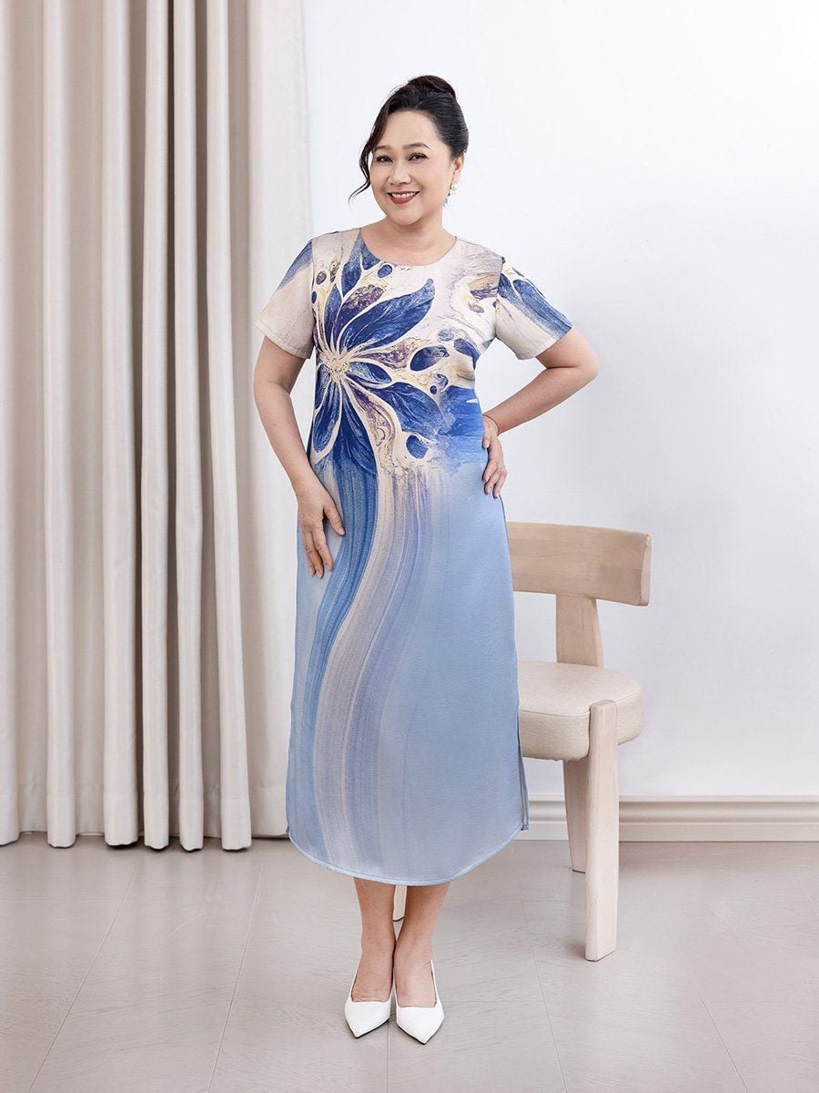 Hạnh Đầm suông cổ tròn họa tiết hoa uyển chuyển trong nước tay ngắn, xẻ tà 2 bên 5602/5.279